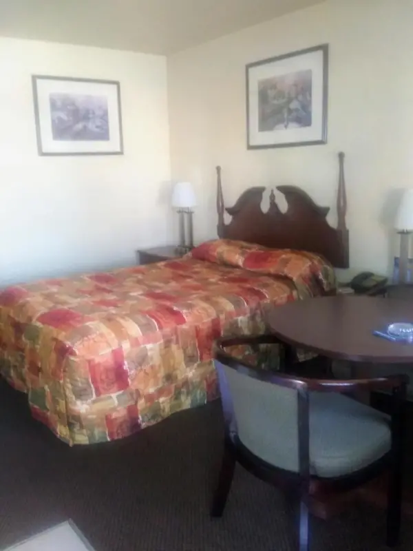 El Rancho Motel 9